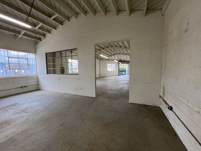 5650 W Washington Blvd, Los Angeles, CA à louer - Photo de l’immeuble – Image 3 sur 32
