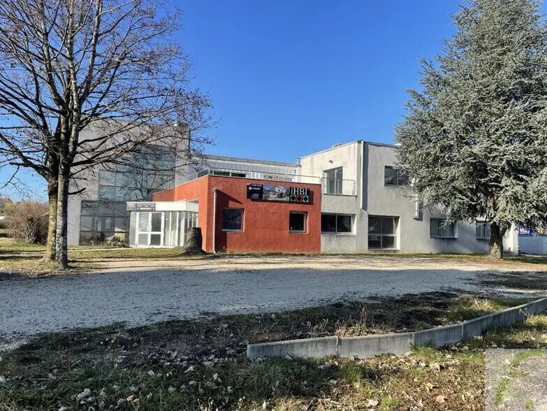 Industriel/Logistique dans Grenoble à vendre - Photo de l’immeuble – Image 1 sur 18