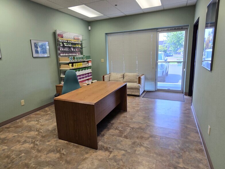 13909 NW 3rd Ct, Vancouver, WA à vendre - Photo de l’immeuble – Image 3 sur 7