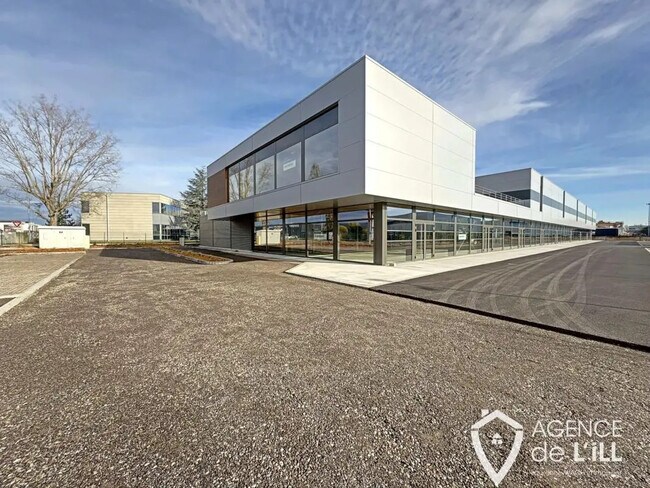 Plus de détails pour Local commercial à louer