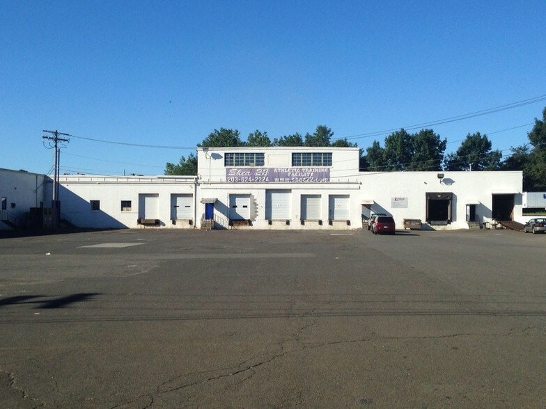 222 Universal Dr, North Haven, CT à louer - Photo de l’immeuble – Image 3 sur 7