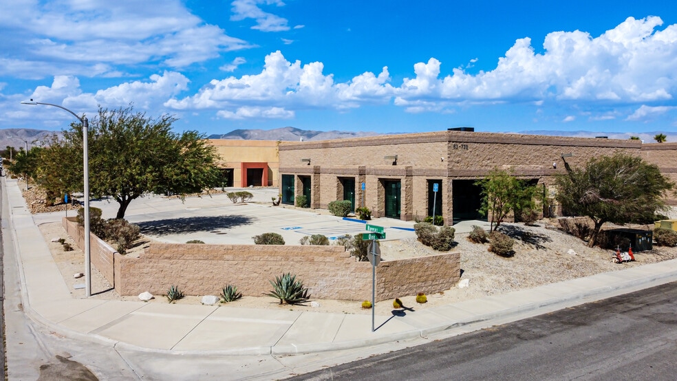 63738 Orr Way, North Palm Springs, CA à vendre - Photo de l’immeuble – Image 2 sur 25