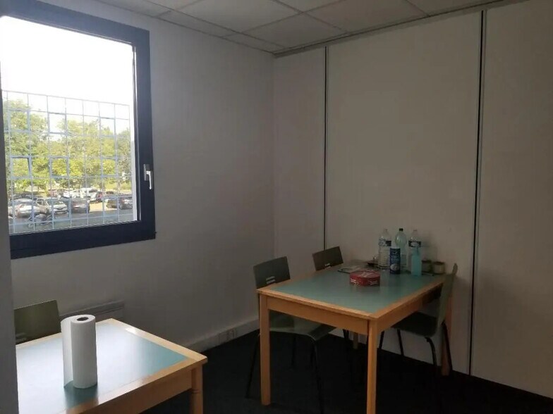 Bureau dans Hérouville-Saint-Clair à louer - Photo de l’immeuble – Image 2 sur 4