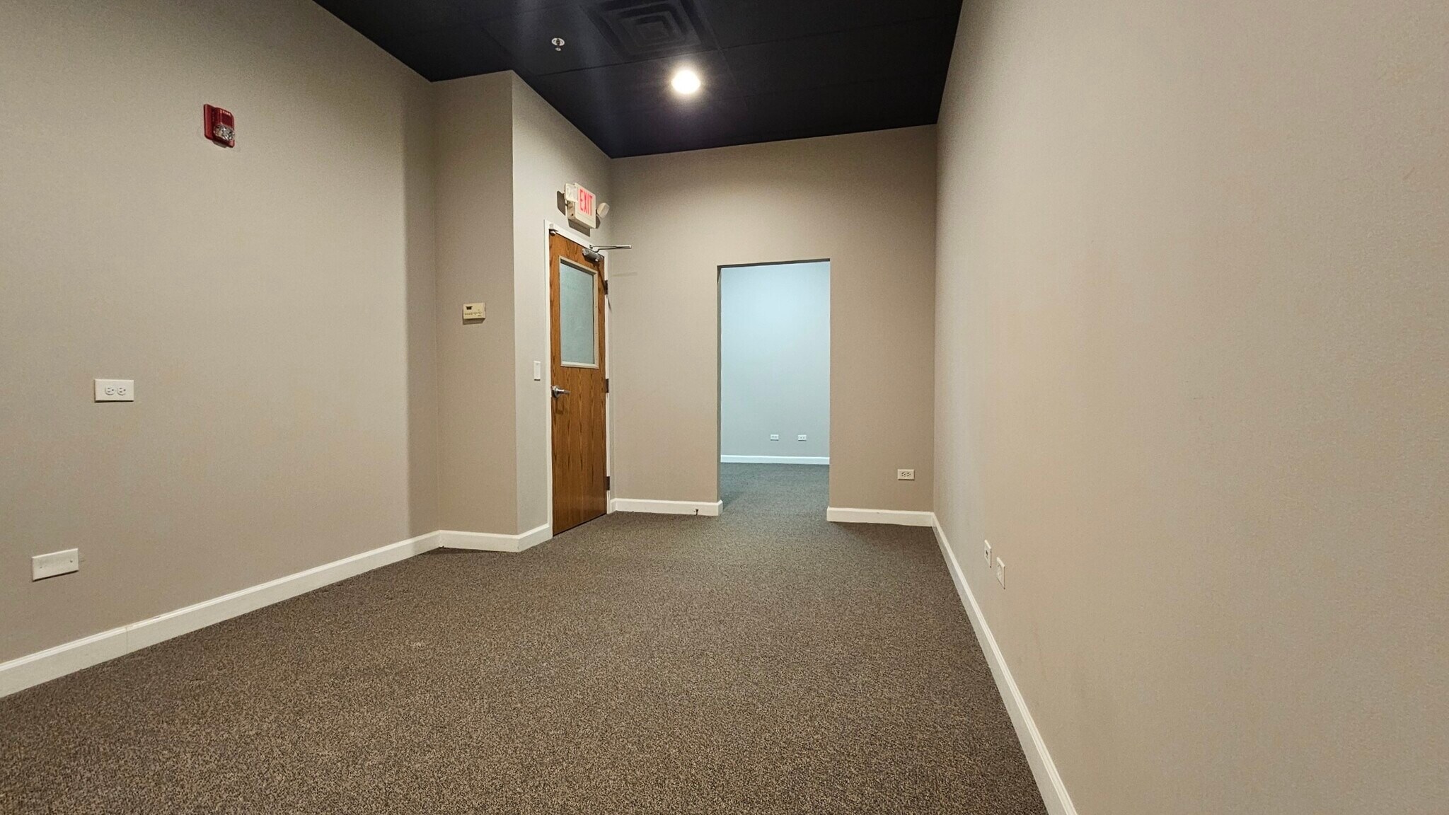 524 W State St, Geneva, IL à louer Photo intérieure– Image 1 sur 1