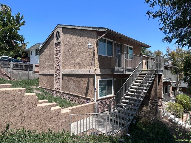 4960-4970 Auburn Dr, San Diego, CA à vendre Photo de l’immeuble– Image 1 sur 16