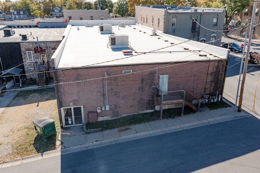 133 Oak St, Bonner Springs, KS à vendre - Photo de l’immeuble – Image 3 sur 18