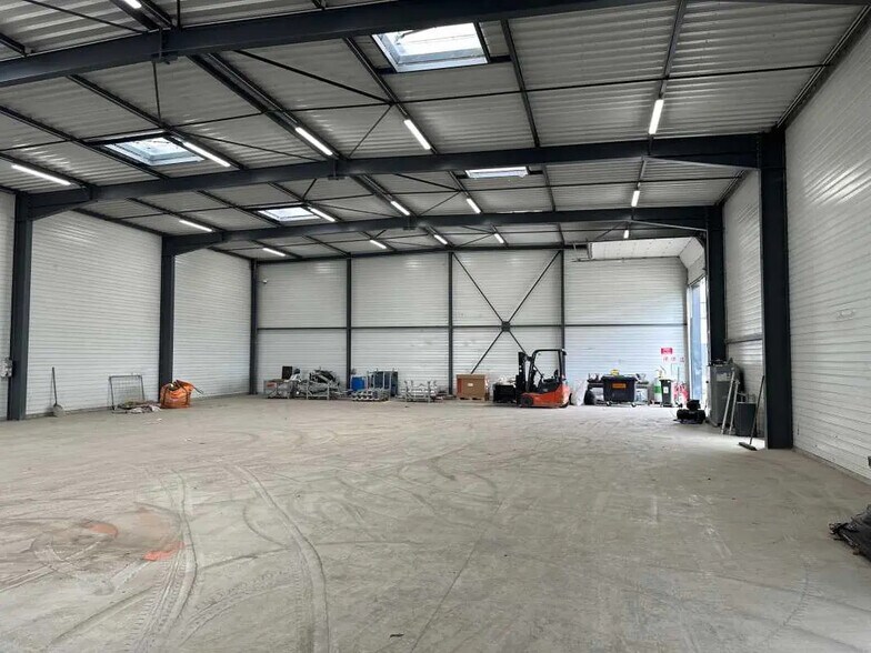 Bureau dans La Boisse à louer - Photo intérieure – Image 2 sur 5