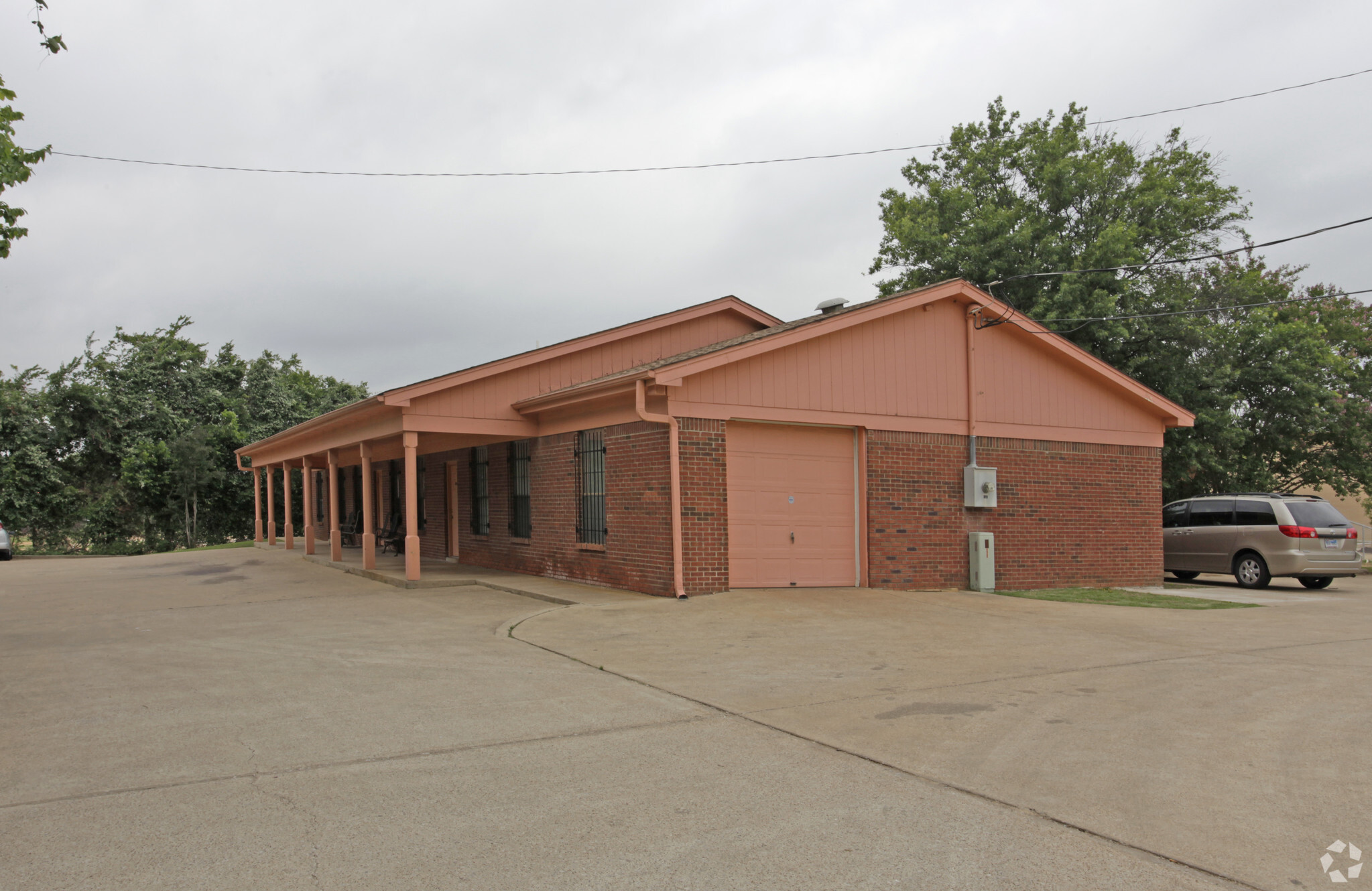 1032 Sandy Ln, Fort Worth, TX à louer Photo principale– Image 1 sur 6