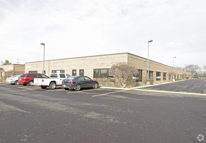 1230-1258 Allanson Rd, Mundelein, IL à louer - Photo de l’immeuble – Image 1 sur 14