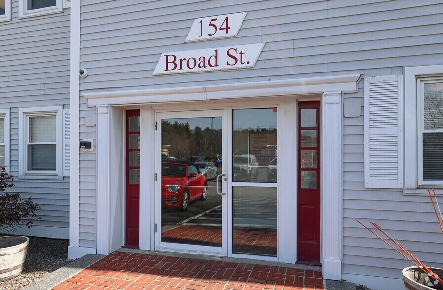 154 Broad St, Nashua, NH à louer - Photo de l’immeuble – Image 3 sur 4
