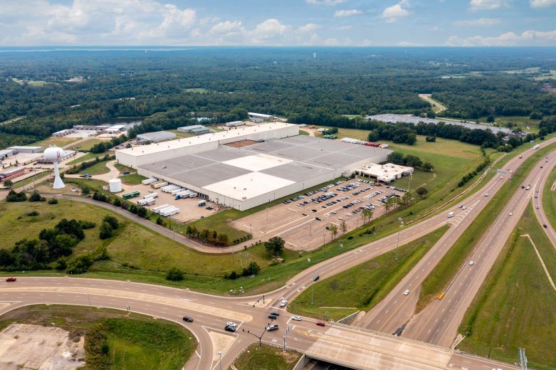 501 Denim Way, Canton, MS à louer - Photo de l’immeuble – Image 2 sur 14