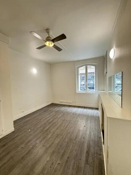 Local commercial dans Paris à louer - Photo intérieure – Image 3 sur 7