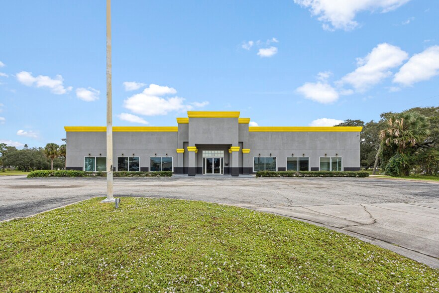 2705 N Harbor City Blvd, Melbourne, FL à vendre - Photo de l’immeuble – Image 2 sur 25