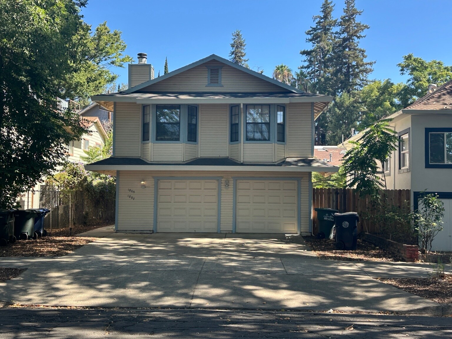 1805 V St, Sacramento, CA à vendre Photo principale– Image 1 sur 30