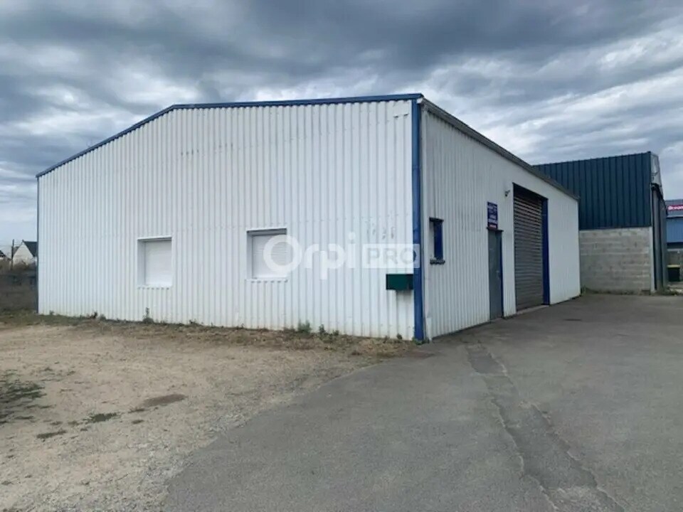 Industriel/Logistique dans Saint-Pierre-Quiberon à louer Photo de l’immeuble– Image 1 sur 9