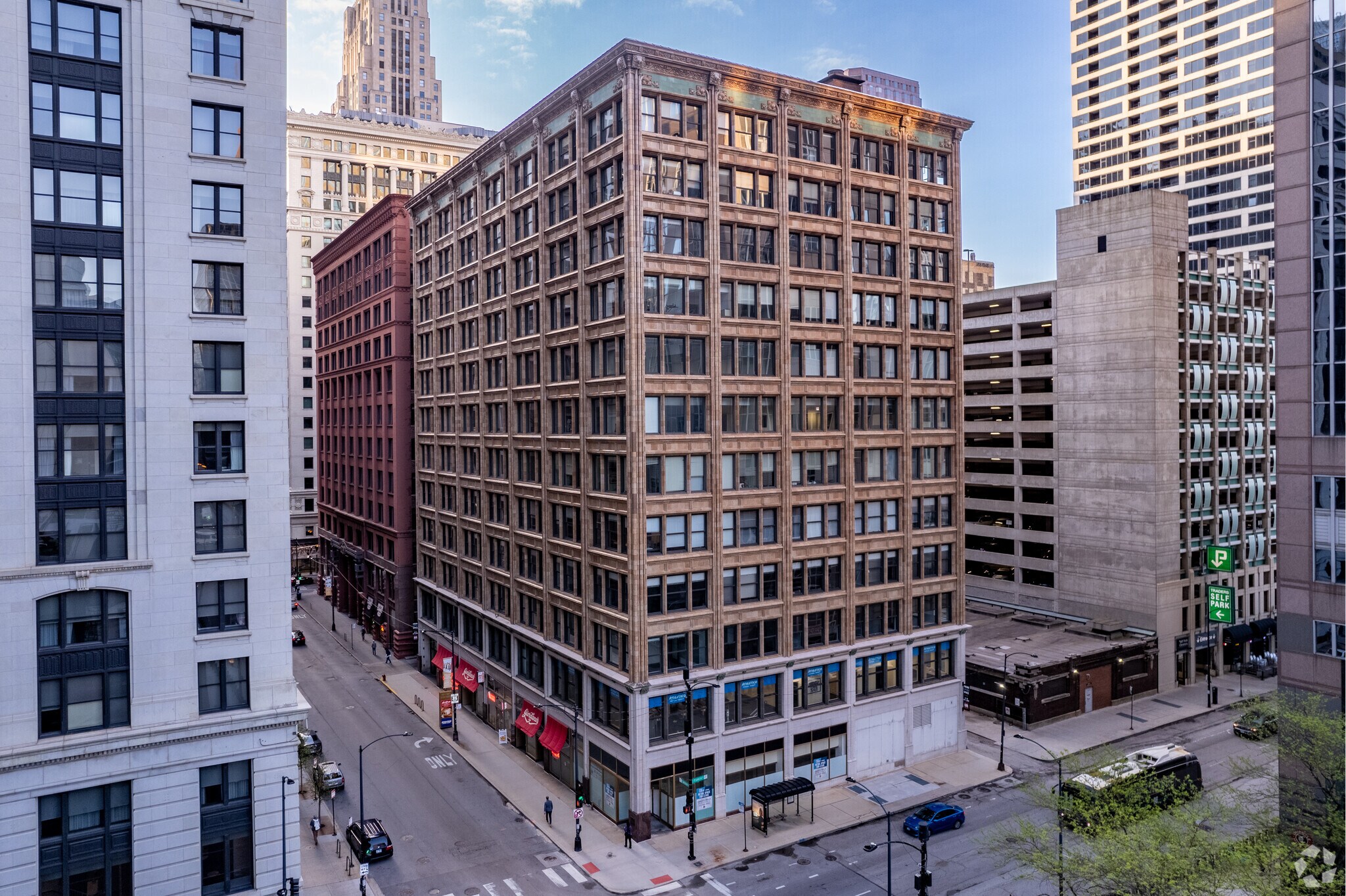 223 W Jackson Blvd, Chicago, IL à louer Photo de l’immeuble– Image 1 sur 15