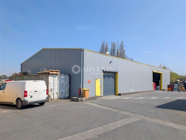 Local d'activités dans Ploufragan à vendre - Photo de l’immeuble – Image 3 sur 12