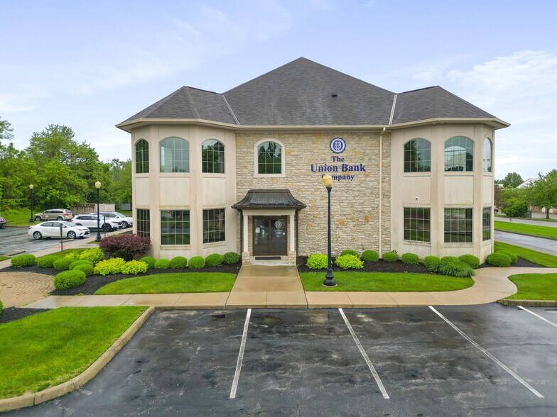 461 Beecher Rd, Columbus, OH à louer - Photo principale – Image 1 sur 11
