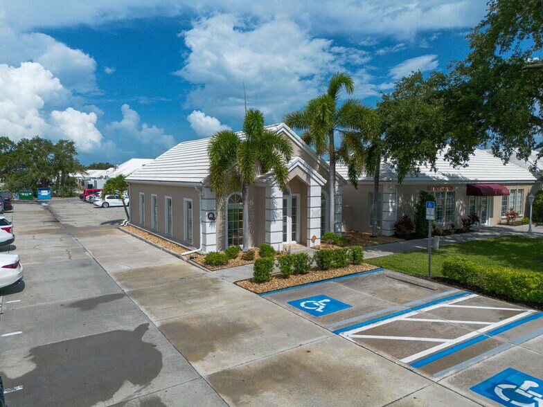 3900 Clark Rd, Sarasota, FL à vendre - Photo de l’immeuble – Image 1 sur 29