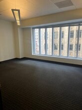 190 S La Salle St, Chicago, IL à louer Photo de l’immeuble– Image 2 sur 3