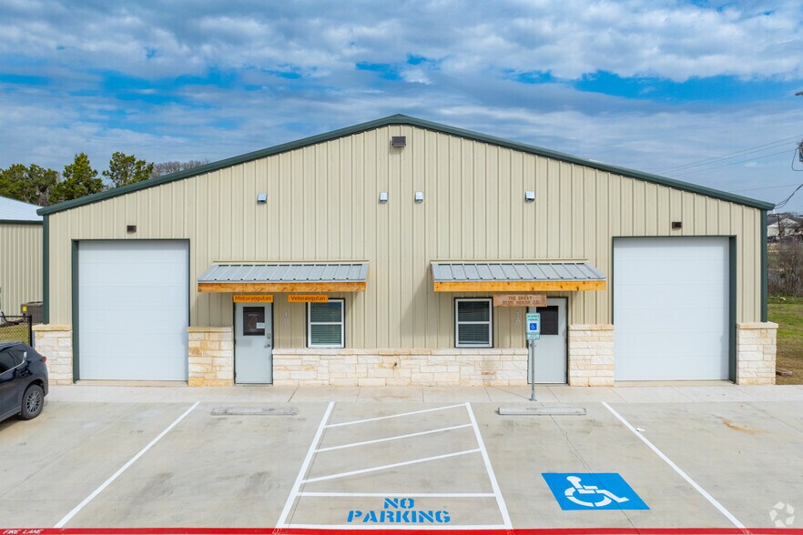 12700 Lowden Ln, Manchaca, TX à louer - Photo de l’immeuble – Image 3 sur 6