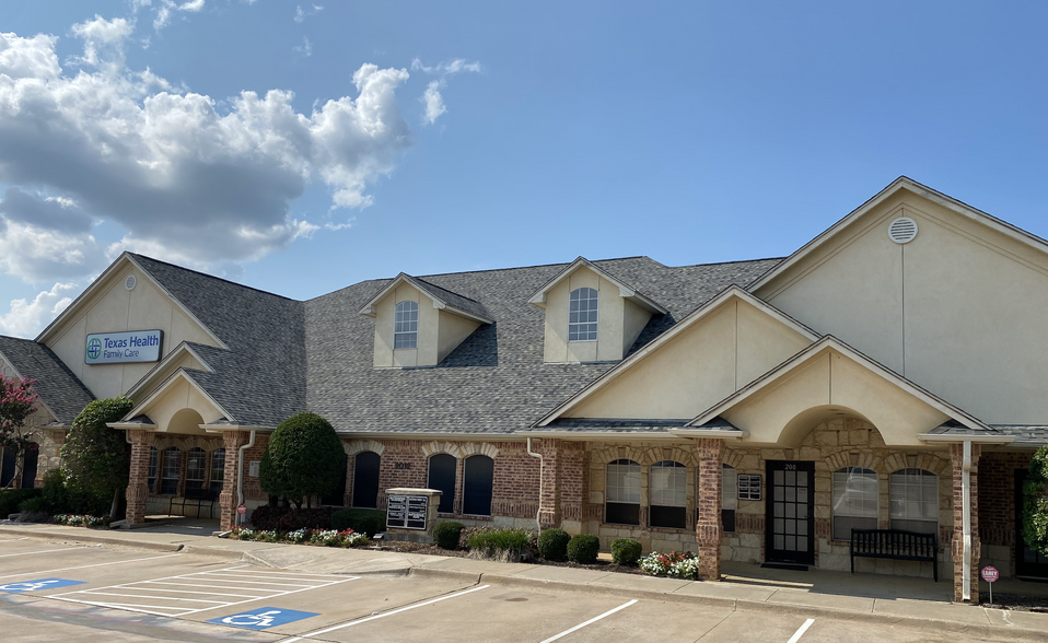 2012 Justin Rd, Highland Village, TX à louer - Photo de l’immeuble – Image 1 sur 6