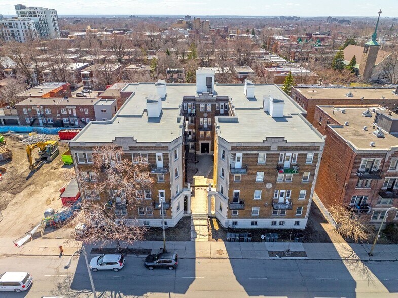 4710 Boul Decarie, Montréal, QC à vendre - Photo de l’immeuble – Image 3 sur 18
