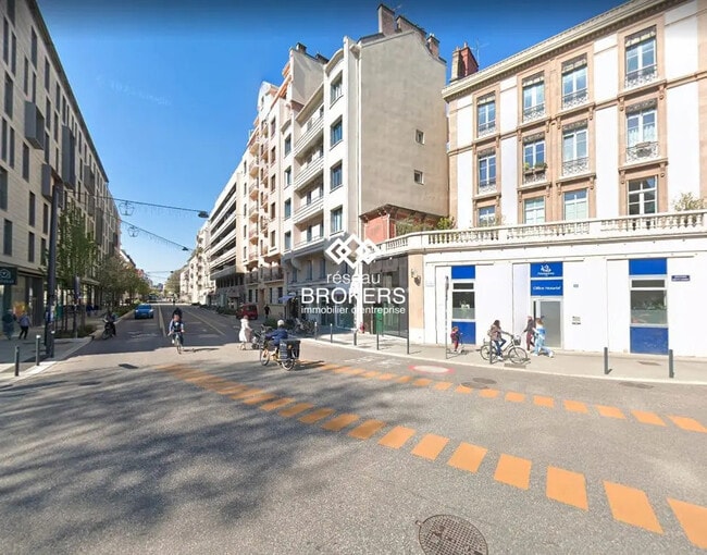 Plus de détails pour Local commercial à louer