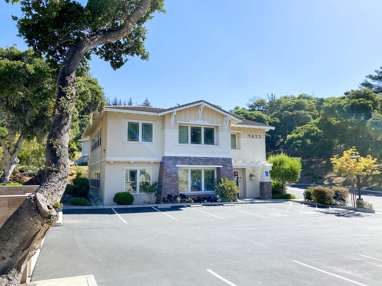 9825 Blue Larkspur Ln, Monterey, CA à louer - Photo de l’immeuble – Image 2 sur 23