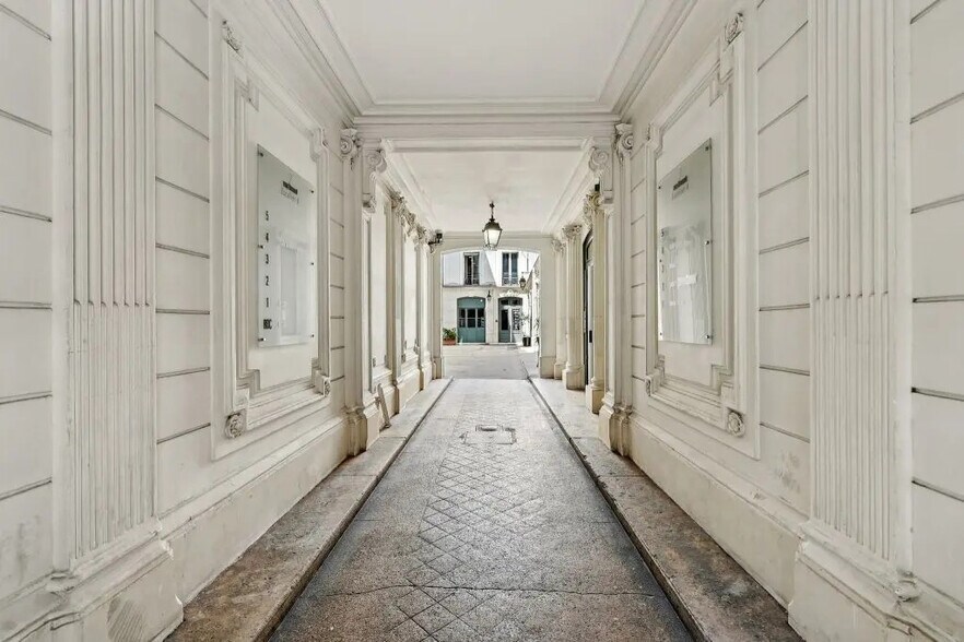 7 Rue Drouot, Paris à louer - Hall d’entrée – Image 2 sur 5