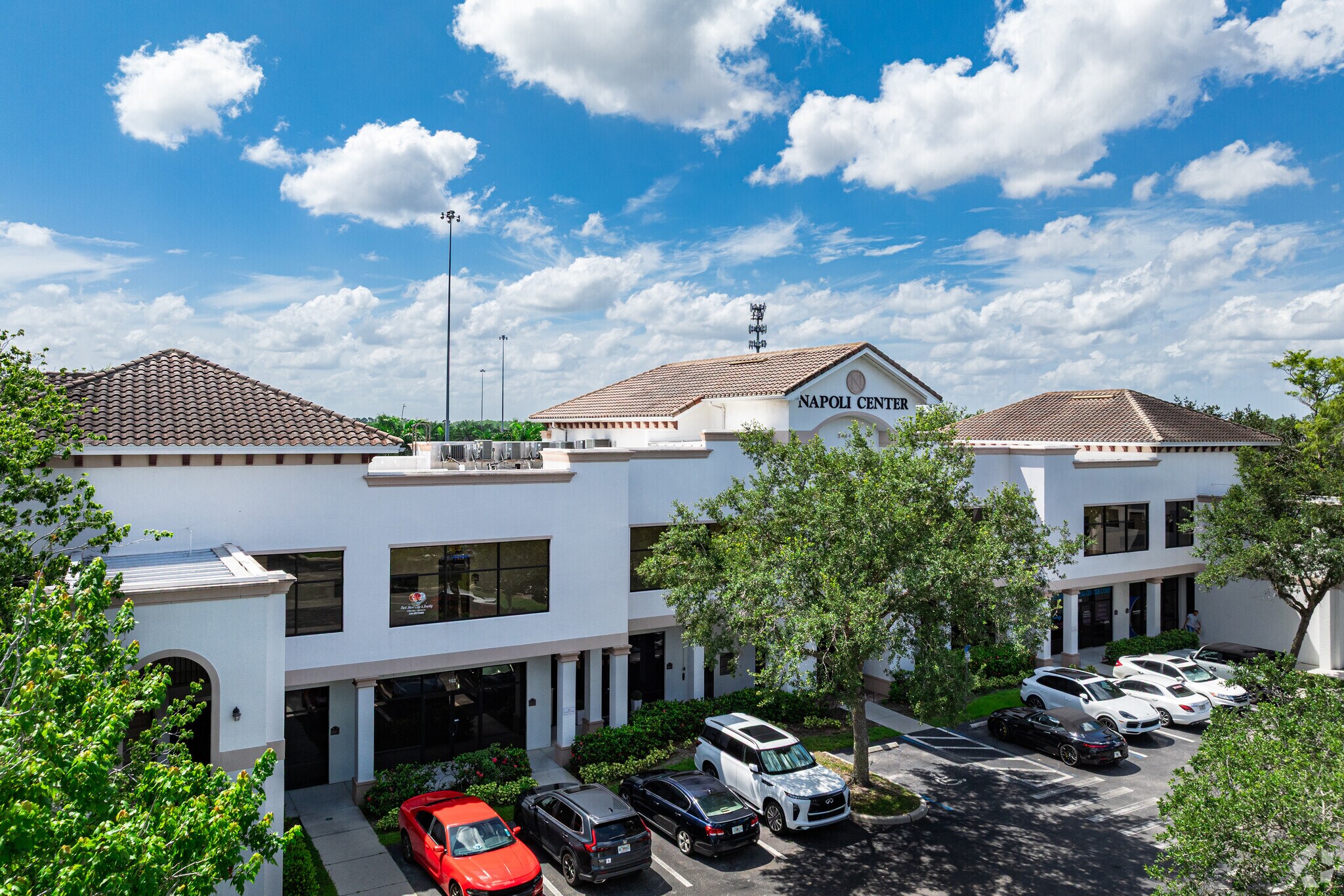 5644 Tavilla Cir, Naples, FL à louer Photo principale– Image 1 sur 7