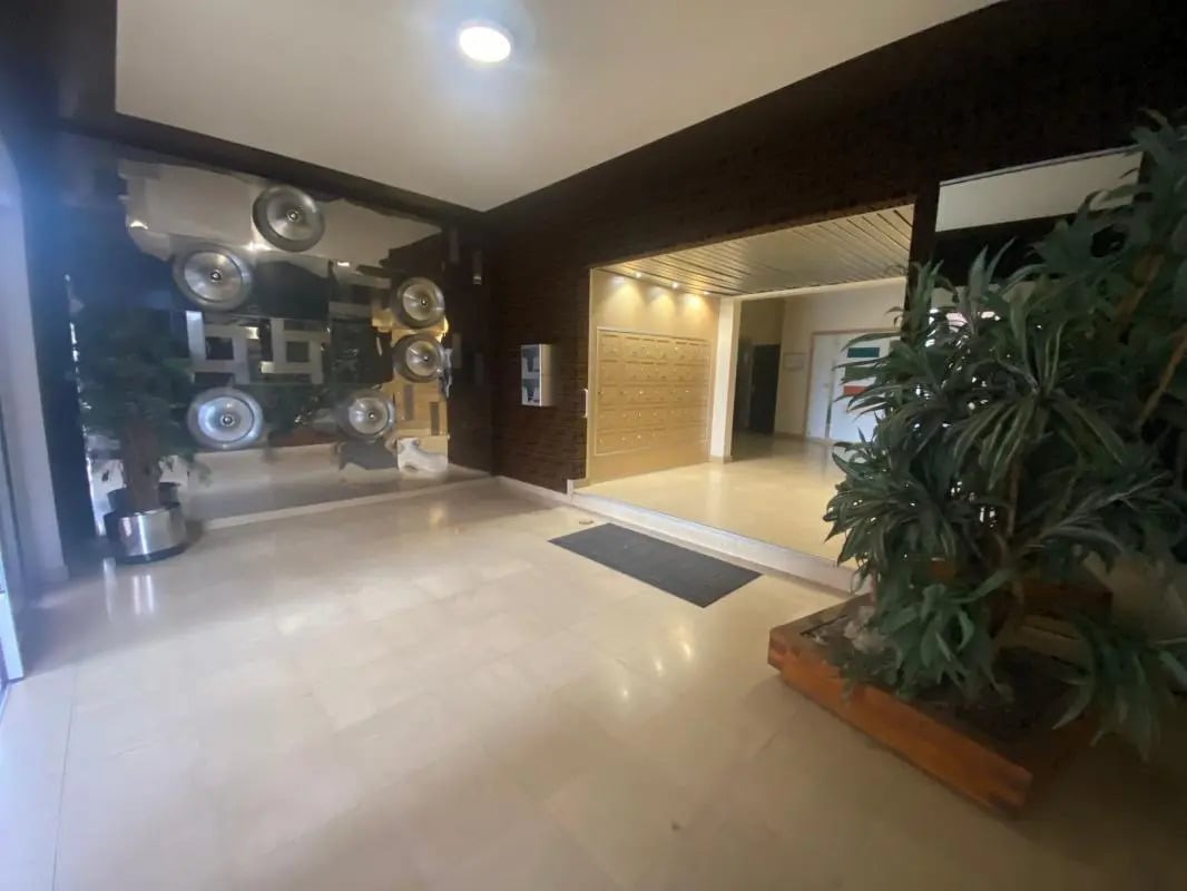 Bureau dans Saint-Étienne à louer Hall d’entrée– Image 1 sur 7