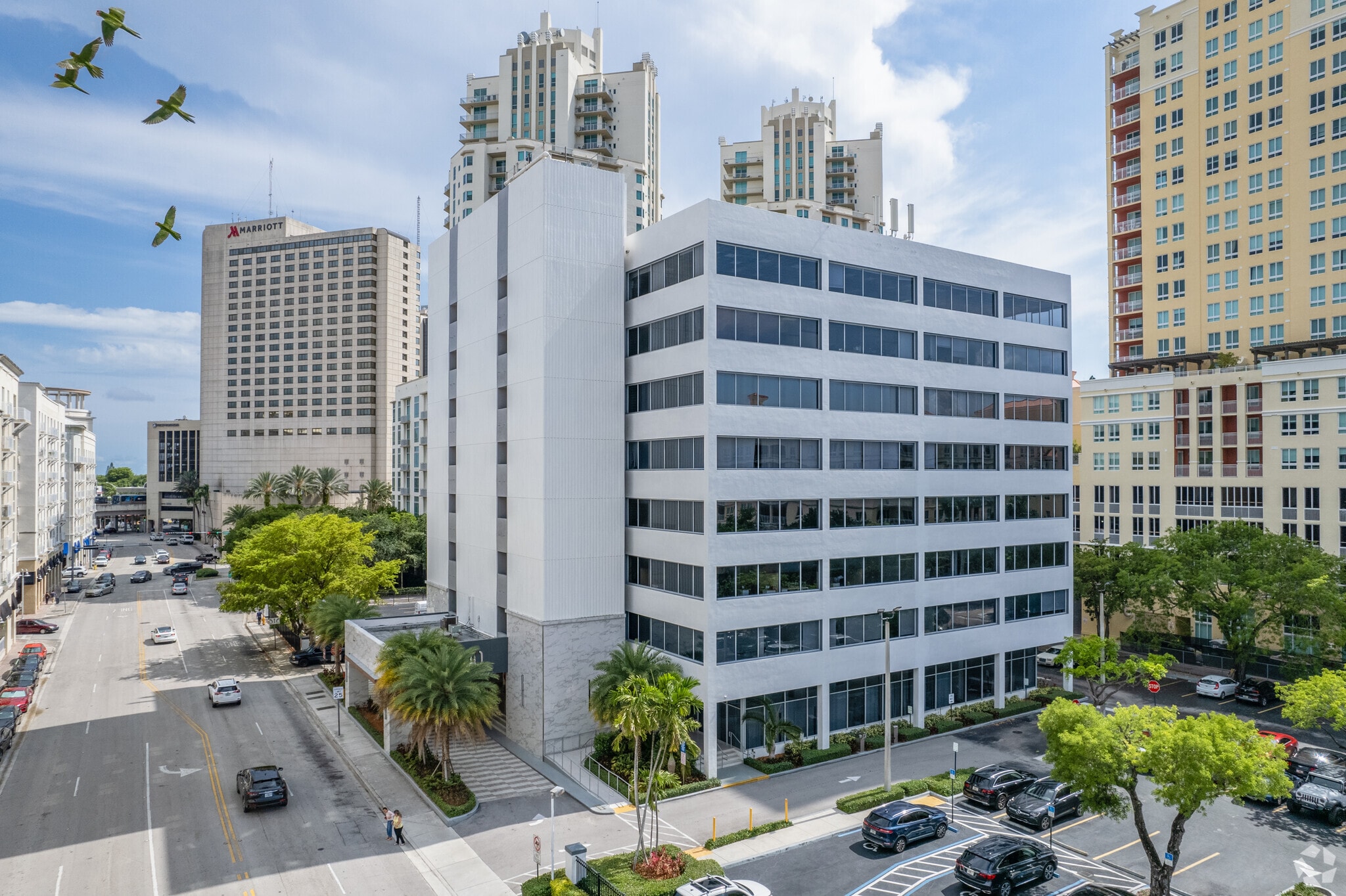 7300 N Kendall Dr, Miami, FL à louer Photo principale– Image 1 sur 13