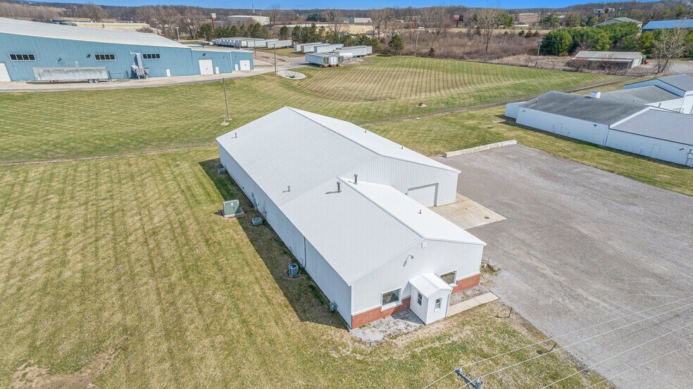 2299 E Business 30, Columbia City, IN à vendre - Photo de l’immeuble – Image 3 sur 15