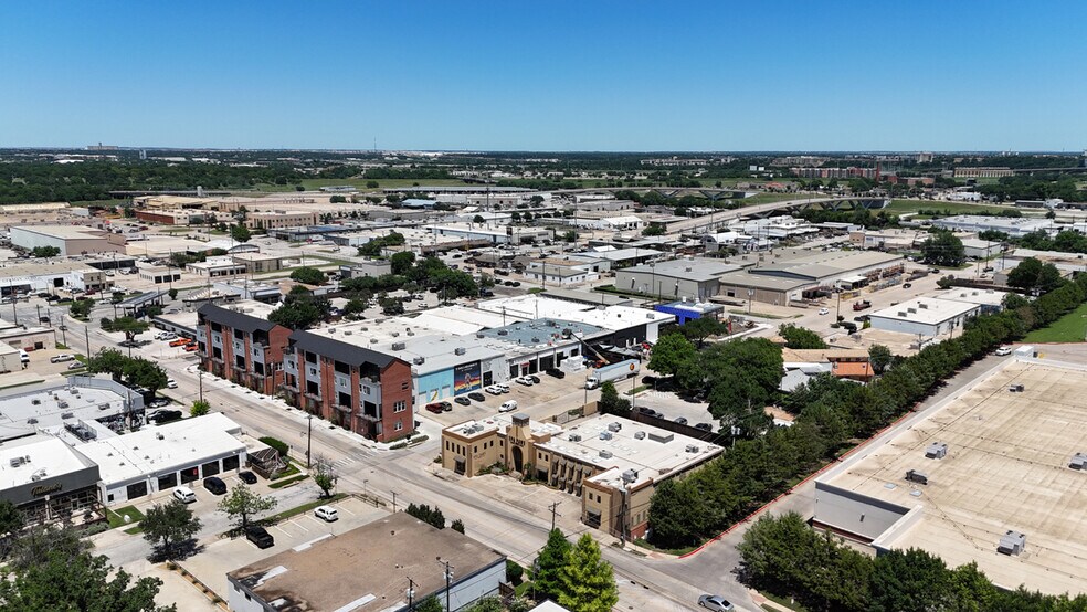 251 Carroll St, Fort Worth, TX à vendre - Photo de l’immeuble – Image 3 sur 9