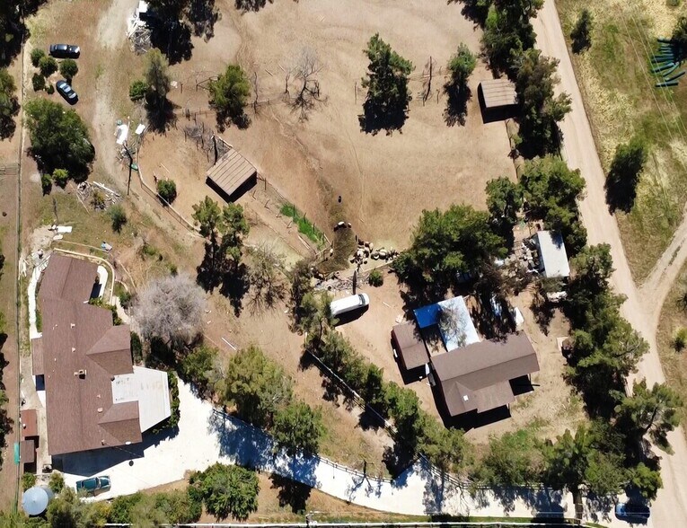 RCFE ready 4bed, 3bth 10,000sq/ft newly remodeled House for Lease, Acton, CA à louer - Photo de l’immeuble – Image 2 sur 28
