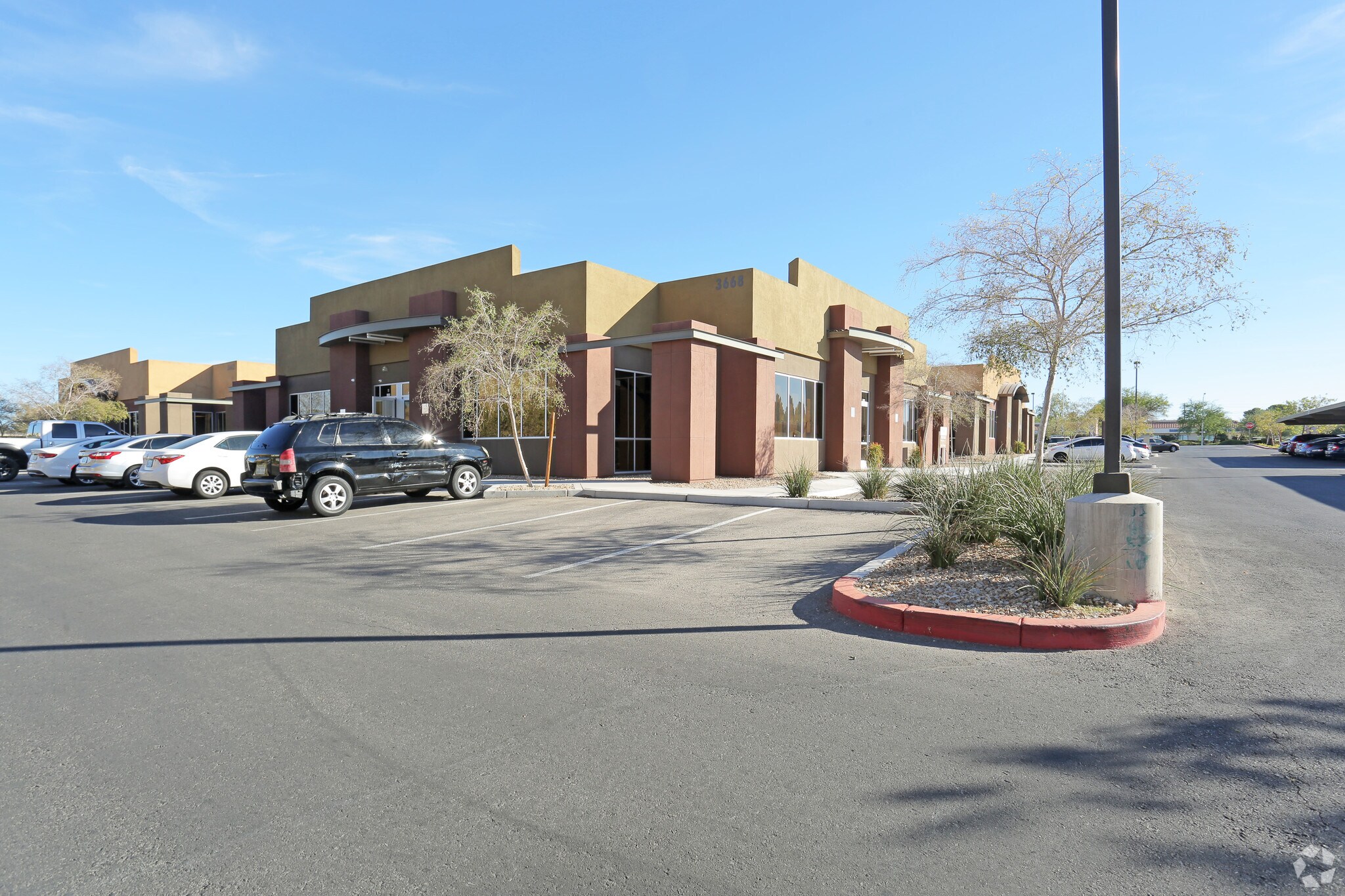 3668 E Sunset Rd, Las Vegas, NV à vendre Photo de l’immeuble– Image 1 sur 16