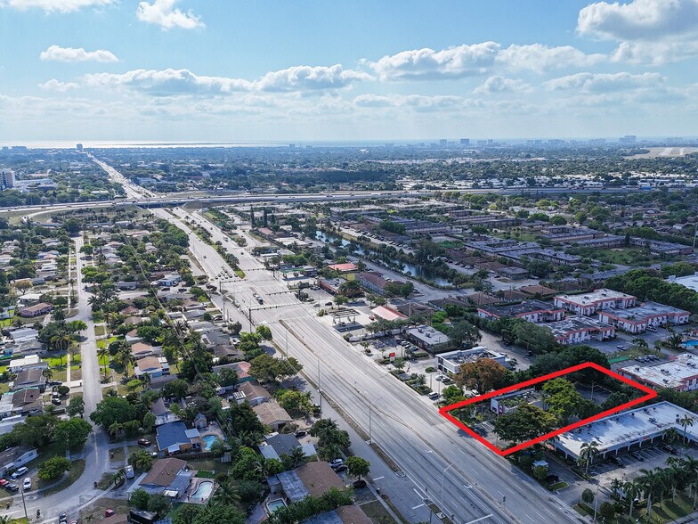 750 W Sample Rd, Pompano Beach, FL à vendre - Photo de l’immeuble – Image 3 sur 33