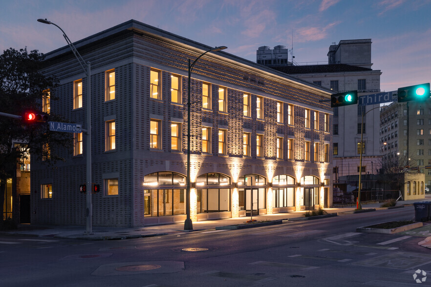 212 N Alamo St, San Antonio, TX à louer - Photo de l’immeuble – Image 2 sur 9
