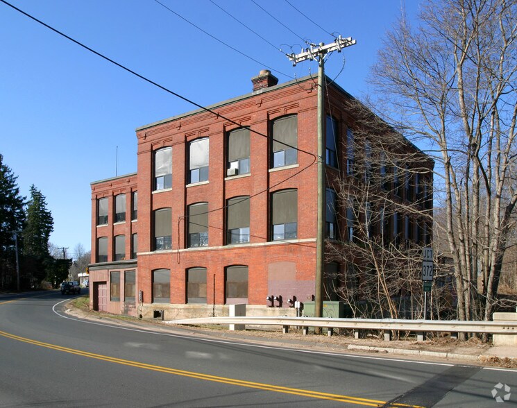 15 N Washington St, Plainville, CT à louer - Photo de l’immeuble – Image 2 sur 12