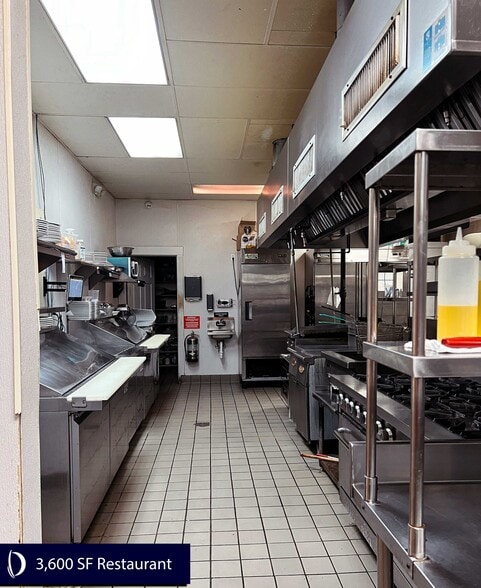 921 White Plains Rd, Trumbull, CT à louer - Photo intérieure – Image 3 sur 26