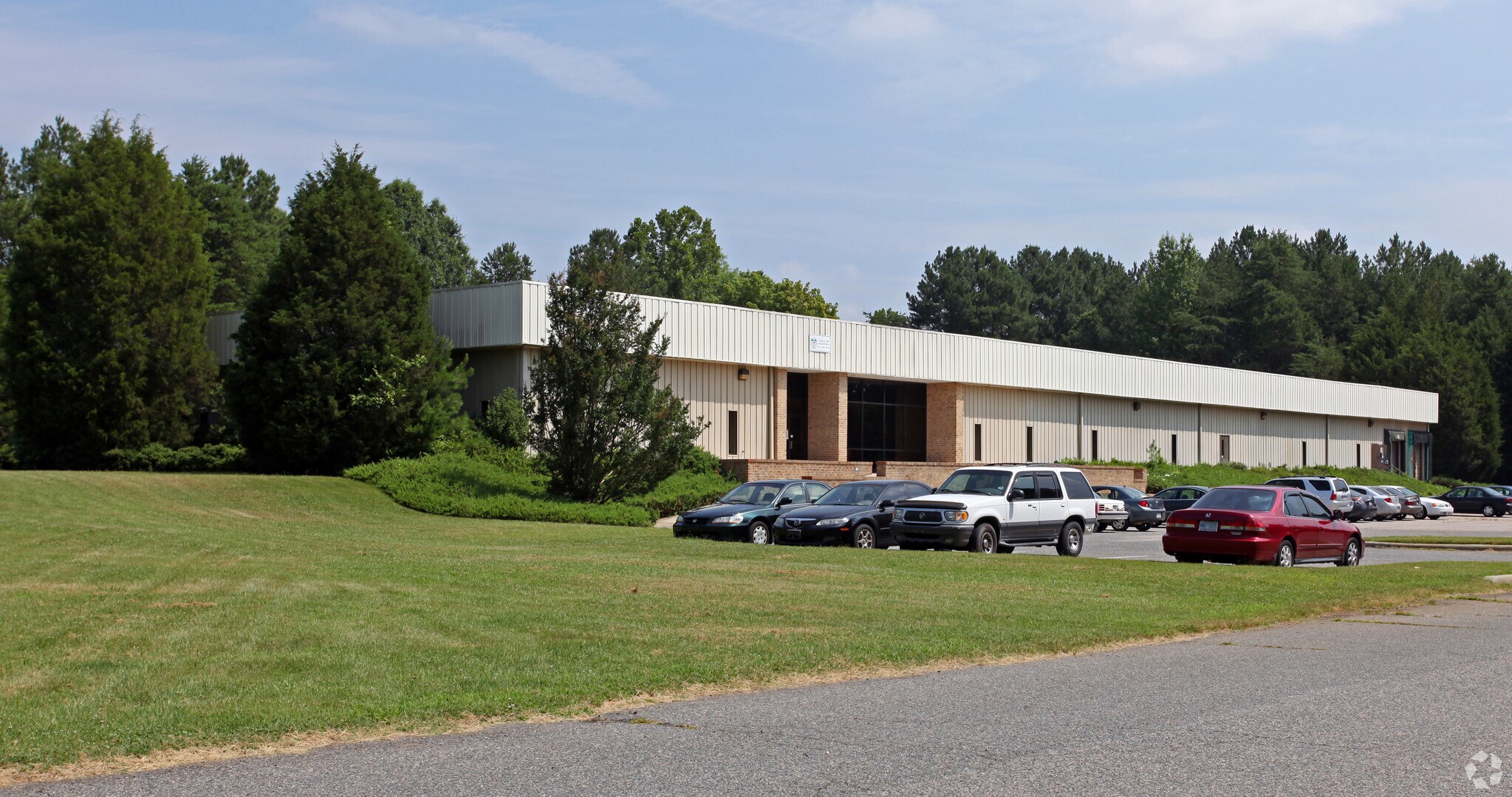 328 Elizabeth Brady Rd, Hillsborough, NC à louer Photo de l’immeuble– Image 1 sur 12
