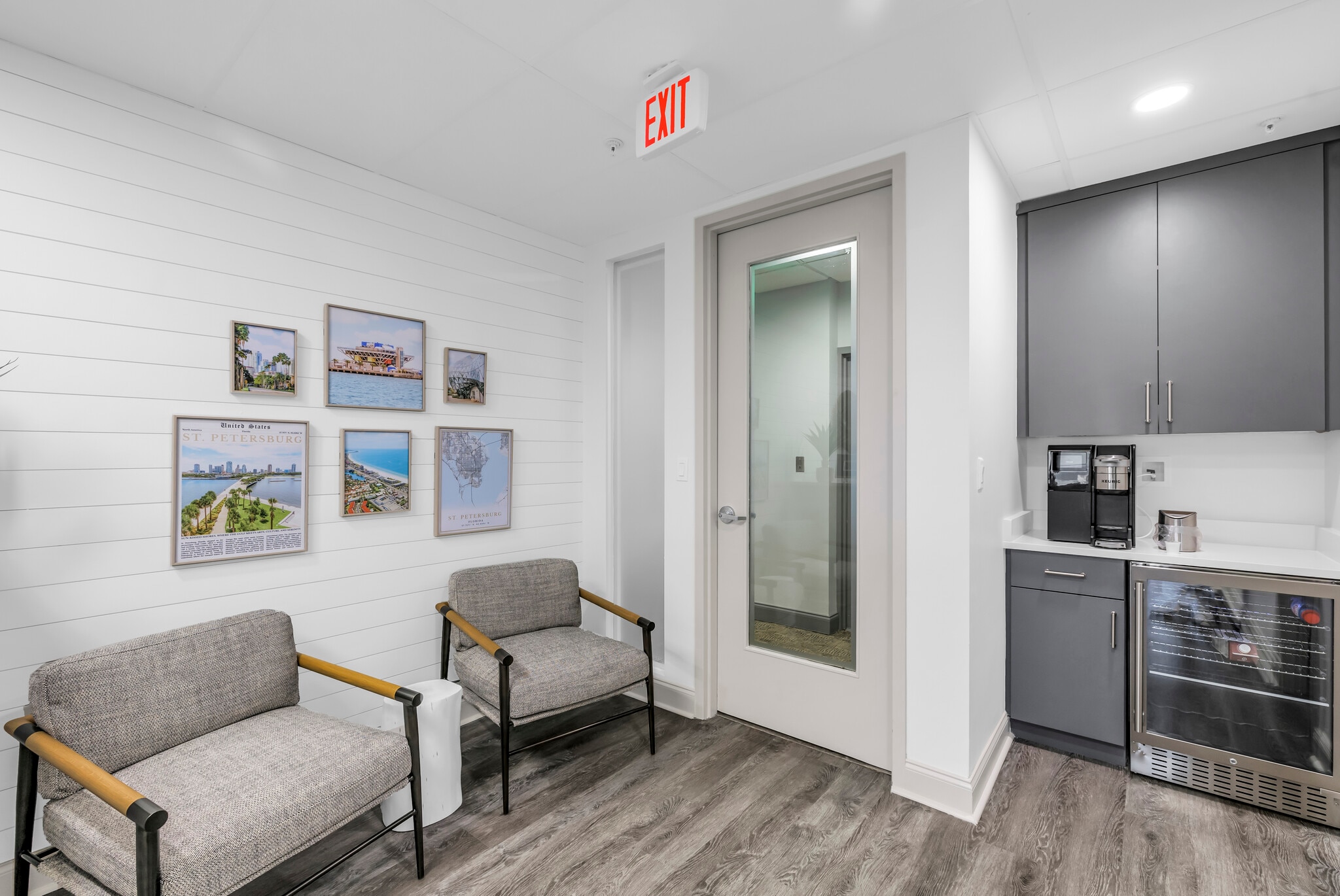 111 2nd Ave NE, Saint Petersburg, FL à louer Photo intérieure– Image 1 sur 25