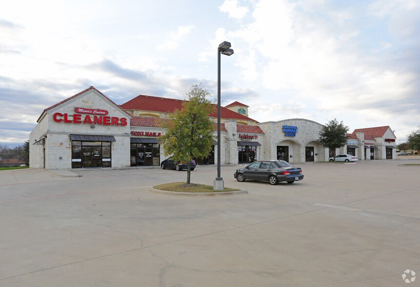 26 E Debbie Ln, Mansfield, TX à louer - Photo principale – Image 1 sur 4