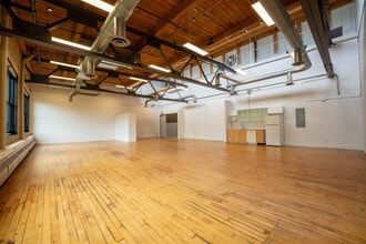 219 Dufferin St, Toronto, ON à louer Photo de l’immeuble– Image 1 sur 5