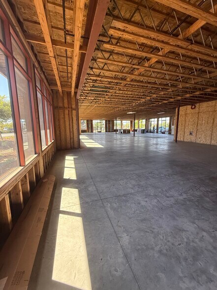 3250 Skyway Dr, Santa Maria, CA à louer - Photo de l’immeuble – Image 3 sur 5