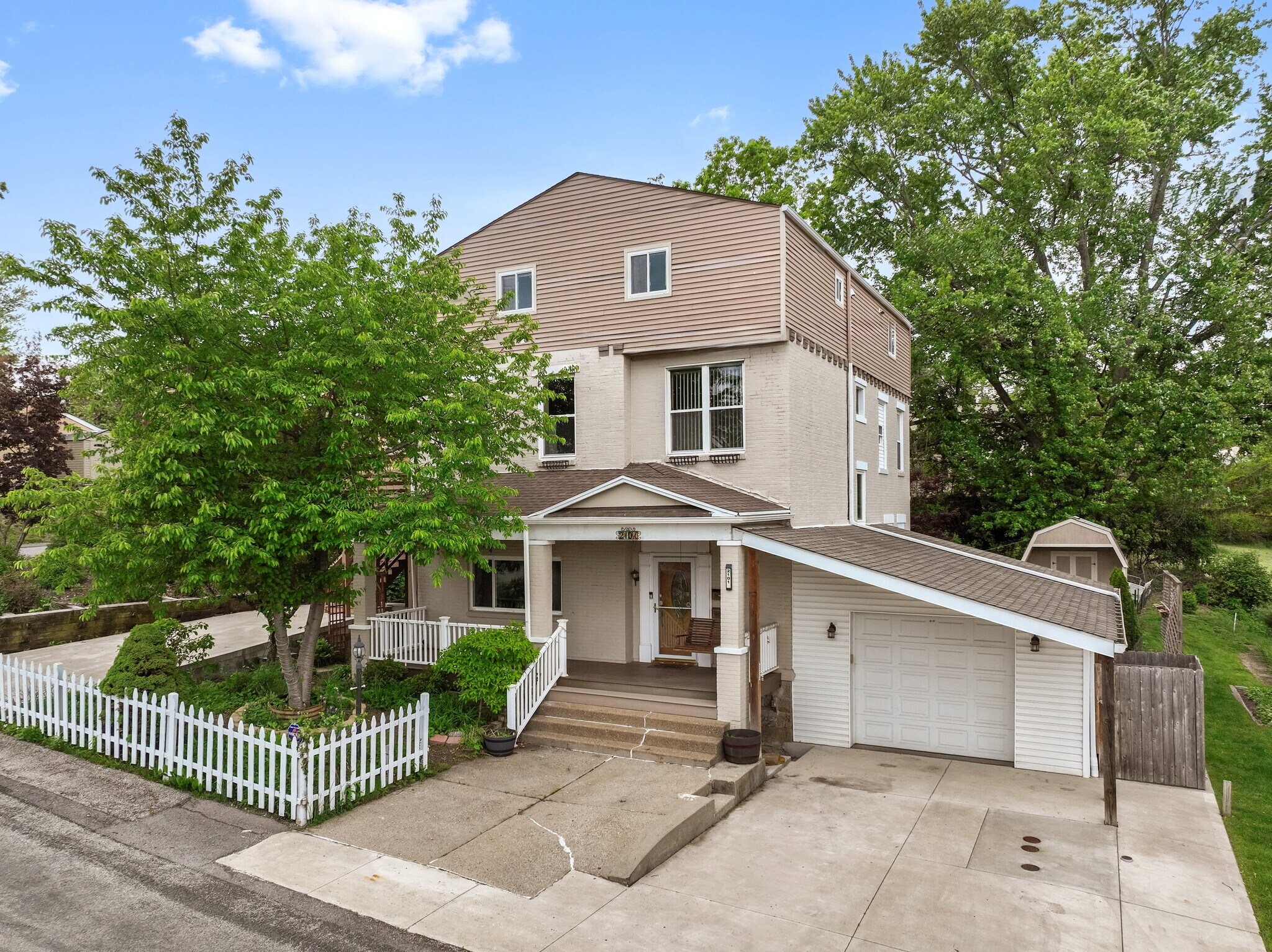 2101 Lonsdale St, Pittsburgh, PA à vendre Photo de l’immeuble– Image 1 sur 55
