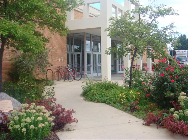100 Lincoln Sq, Urbana, IL à louer - Photo de l’immeuble – Image 1 sur 16