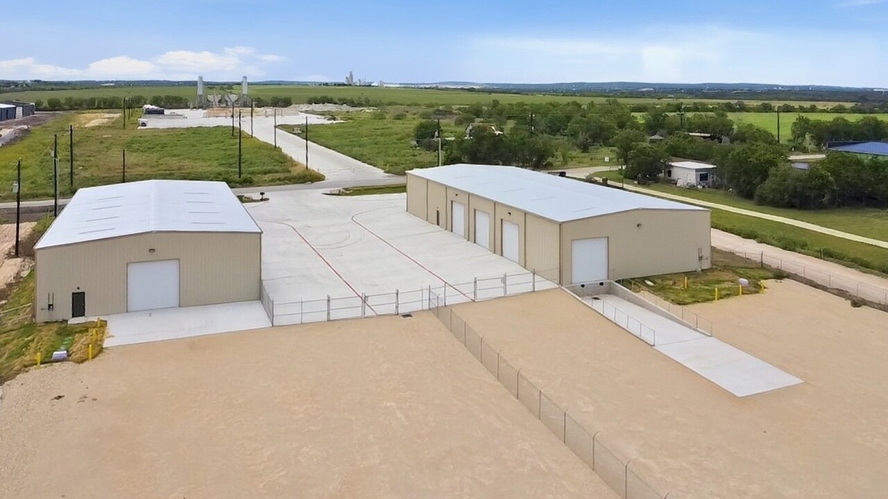 764 Soechting Rd, New Braunfels, TX à louer Photo de l’immeuble– Image 1 sur 33