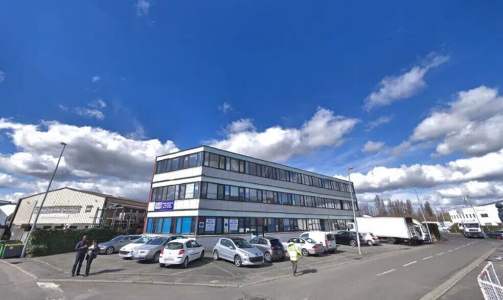 29-31 Rue Des Entrepreneurs, Carrières-sur-Seine à louer - Photo de l’immeuble – Image 2 sur 4